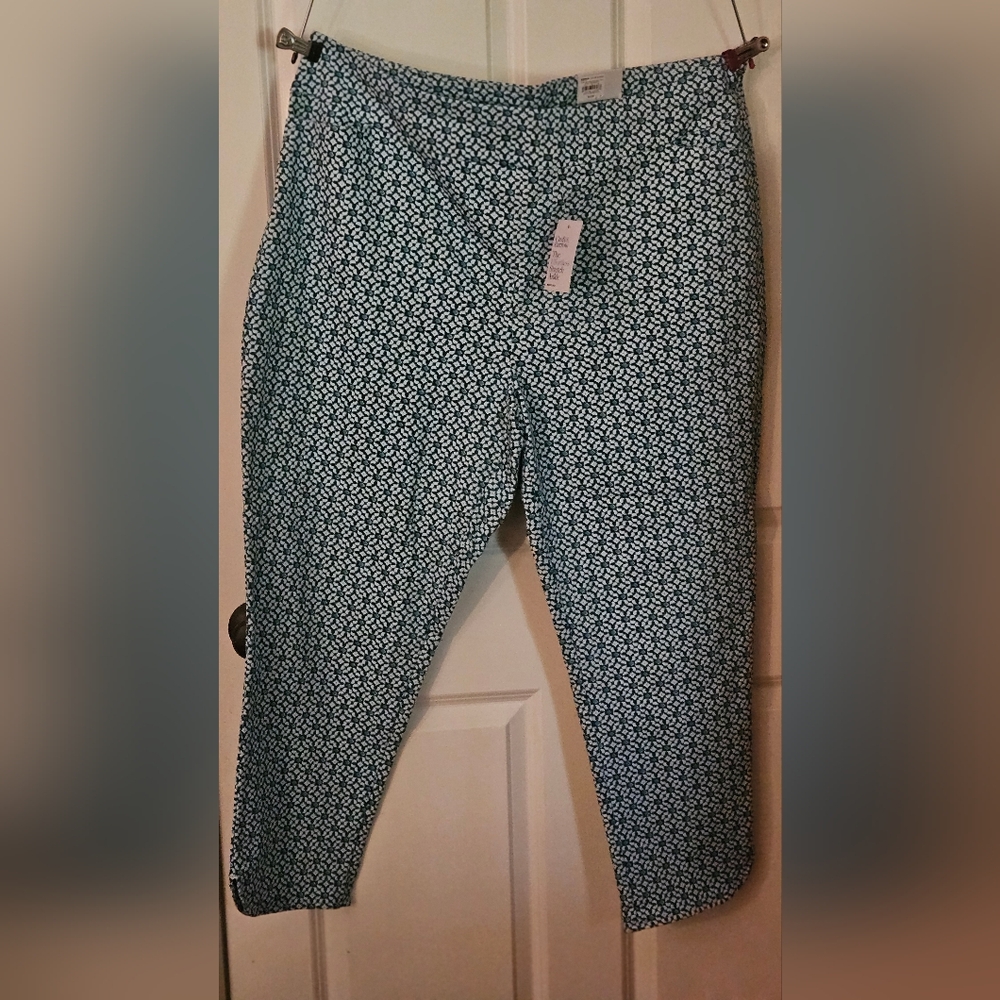 Croft & Barrow Women's Black and White Patterned Chinos